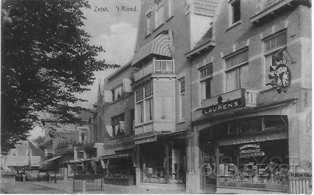 't Rond-1935-001.jpg - Afgebroken winkels aan 't Rond, met o.a. sigarenmagazijn 't Raadhuis, Boekhandel F.v.d. Broek later J.W. Kraal. Opname van 1935